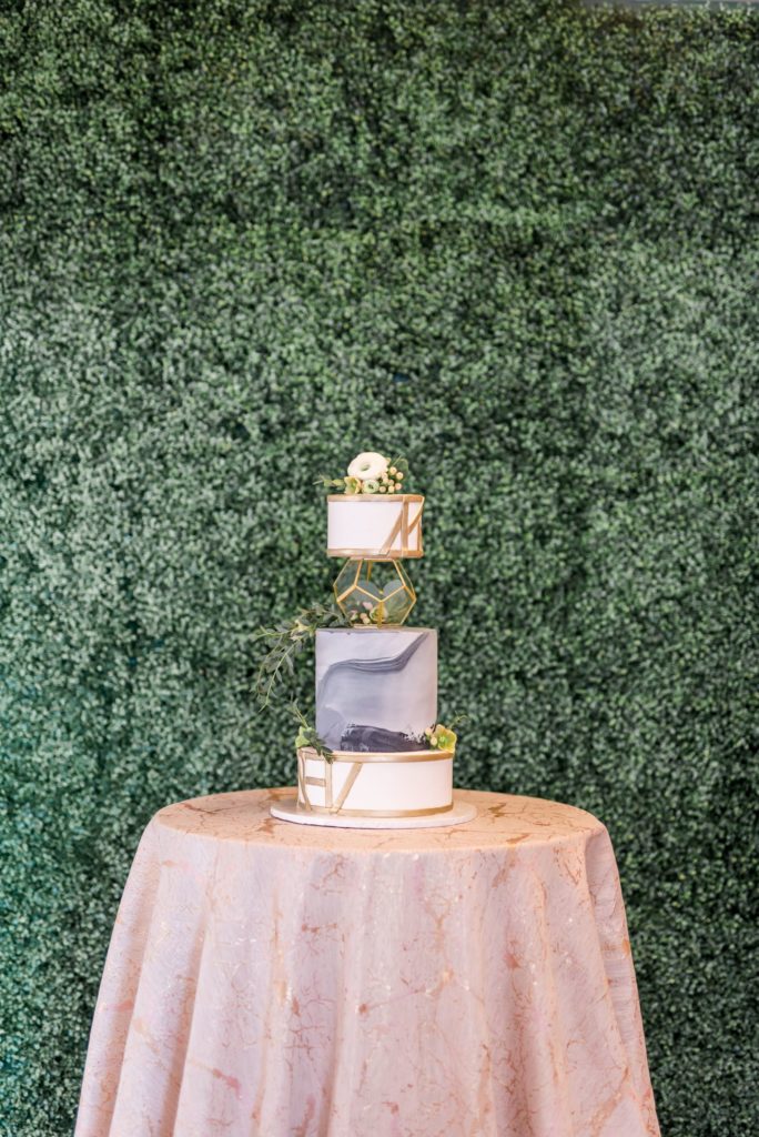 Styled Shoot gray marble and gold wedding cake